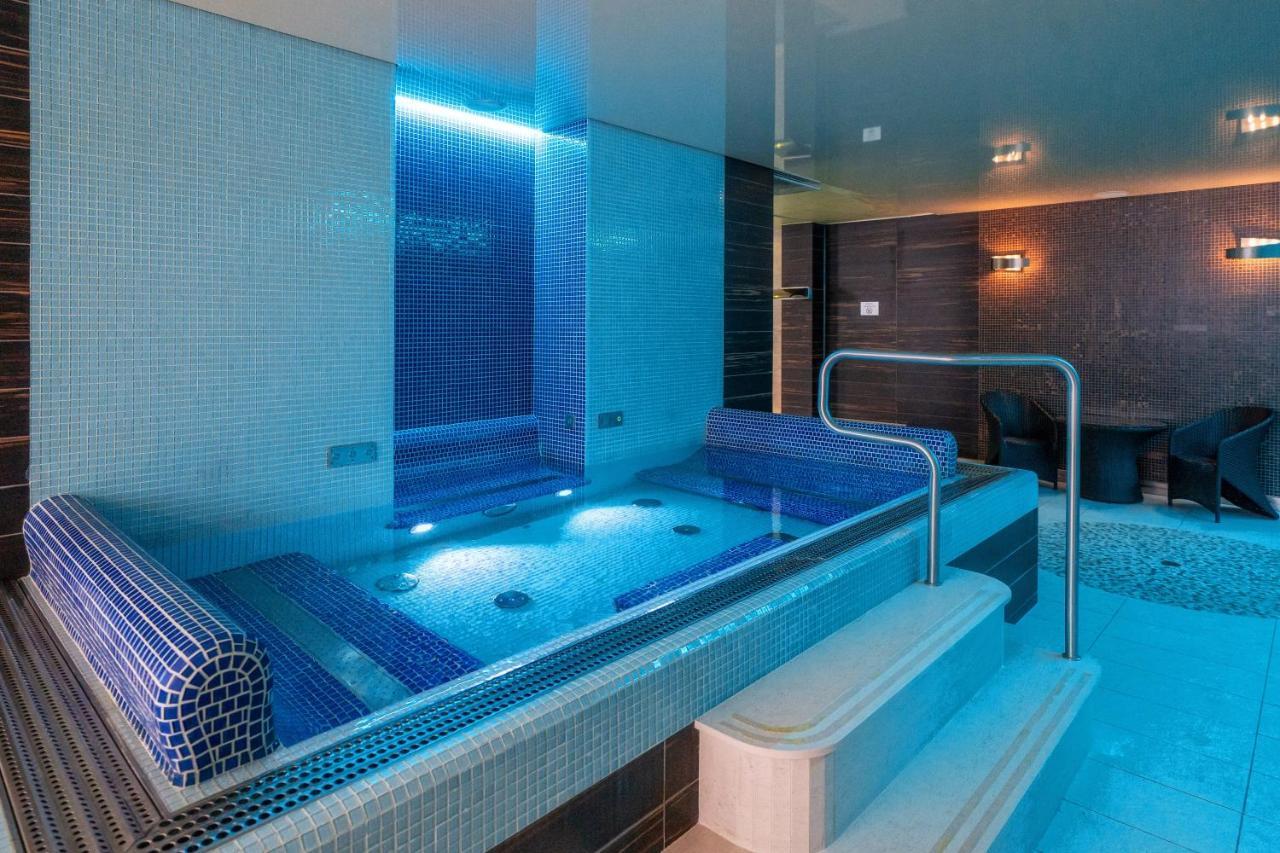 Hotel & Spa Czarny Gron ชีกี ภายนอก รูปภาพ