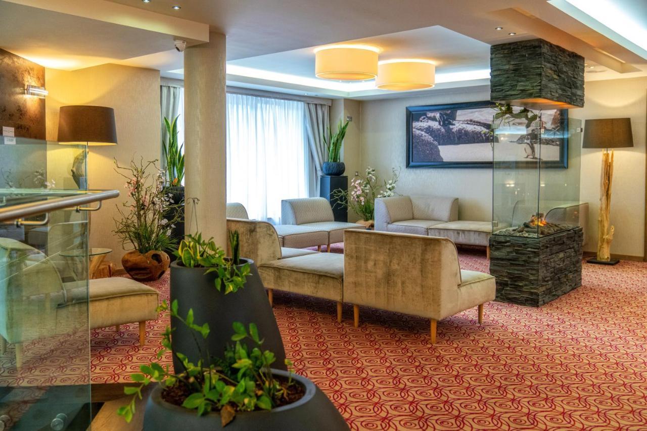 Hotel & Spa Czarny Gron ชีกี ภายนอก รูปภาพ