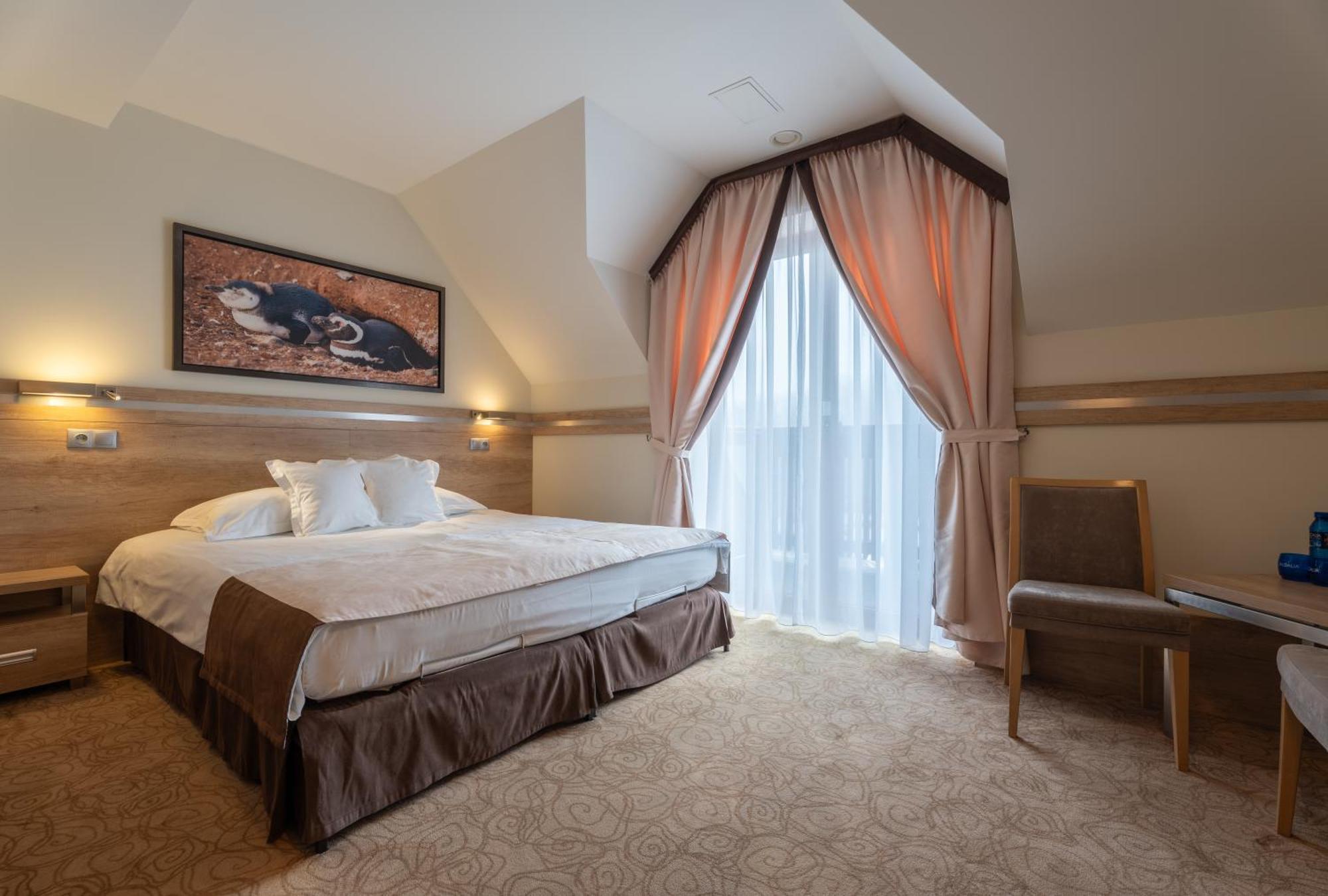 Hotel & Spa Czarny Gron ชีกี ภายนอก รูปภาพ
