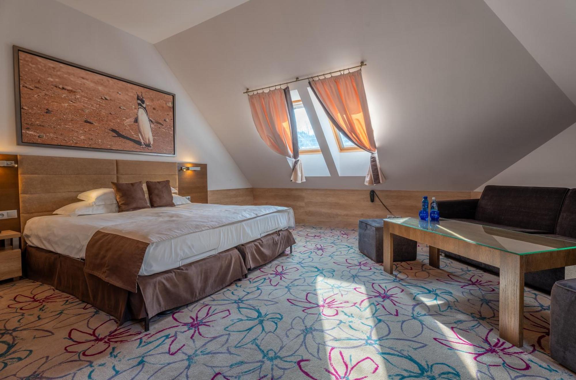Hotel & Spa Czarny Gron ชีกี ภายนอก รูปภาพ