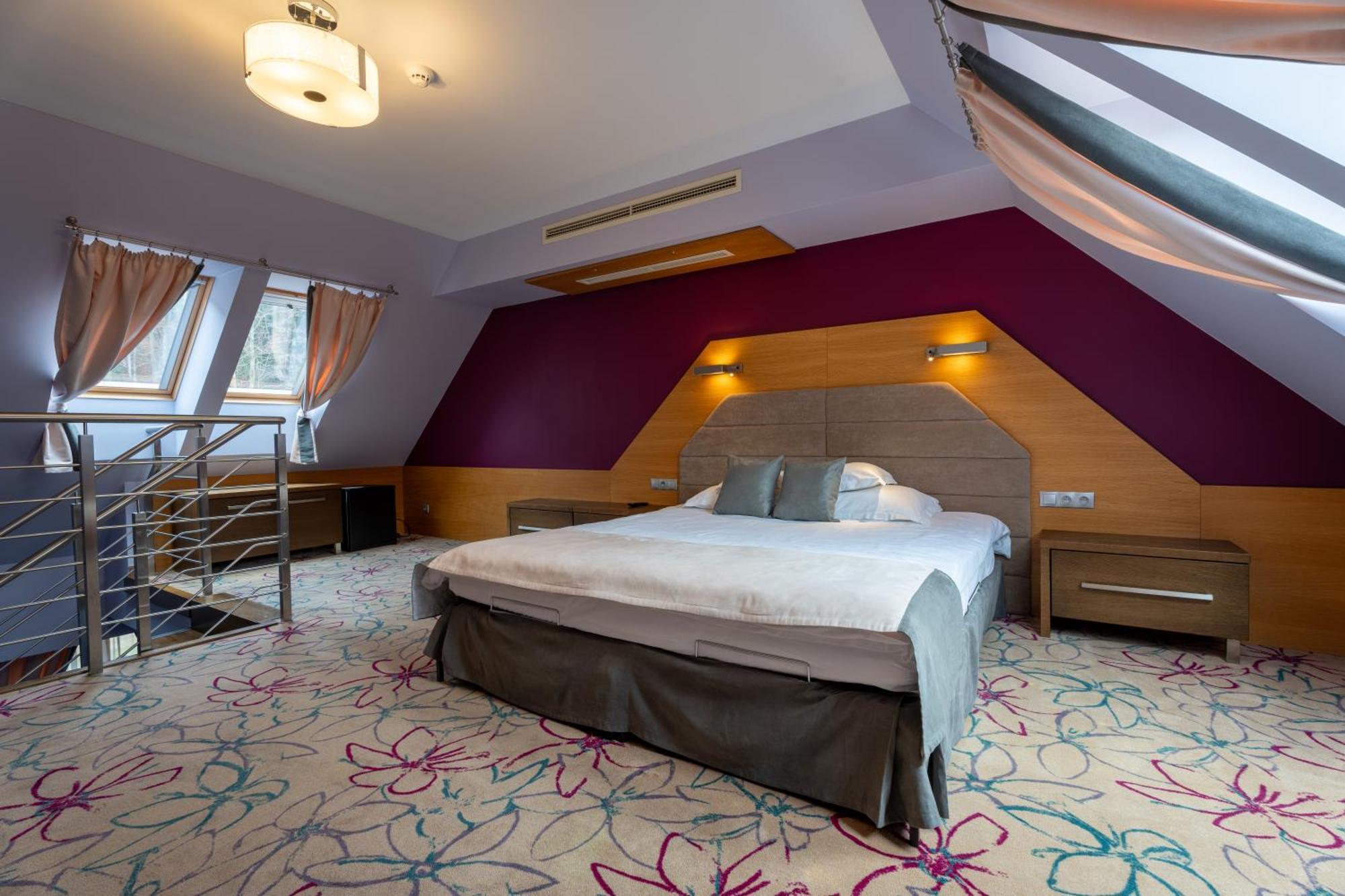 Hotel & Spa Czarny Gron ชีกี ภายนอก รูปภาพ