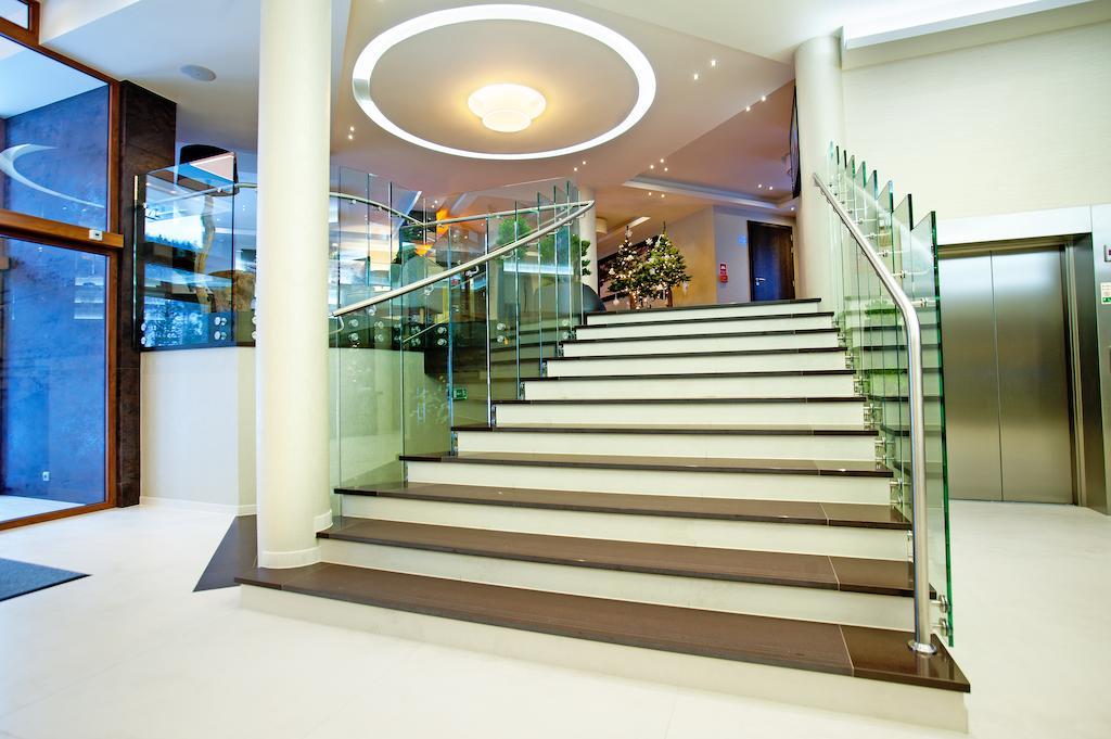 Hotel & Spa Czarny Gron ชีกี ภายนอก รูปภาพ